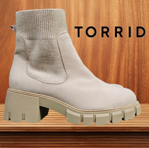 TORRID | PLUS SIZE SWEATER GORE CHELSEA EXTRA WIDE BOOTS - NWOT! - Picture 1 of 16